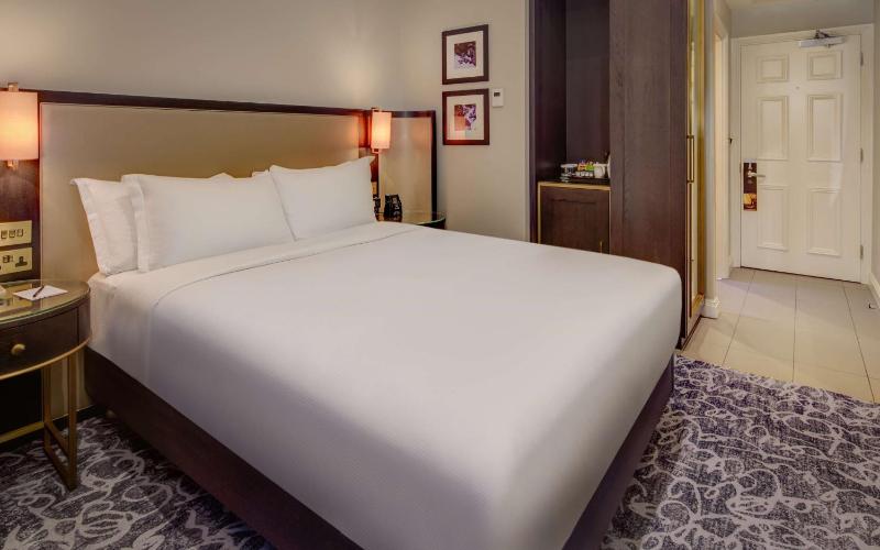 Double Room image 4