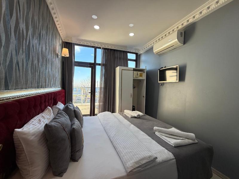 Double or Twin Room image 2