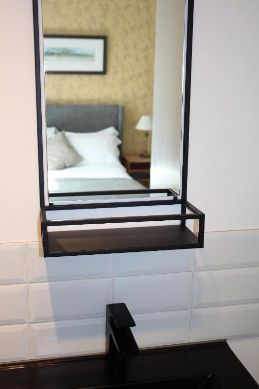 Deluxe Suite image 2