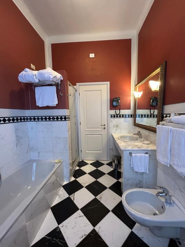 Suite with Lake View image 2