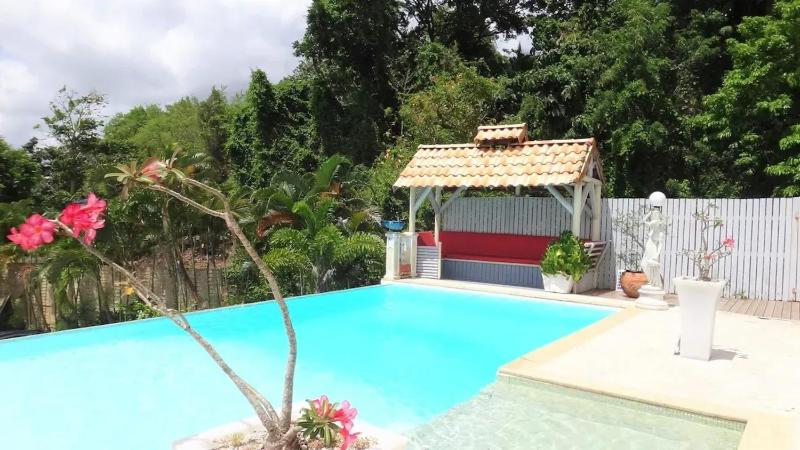 Maison cocooning à La Trinité – Piscine commune - image 15