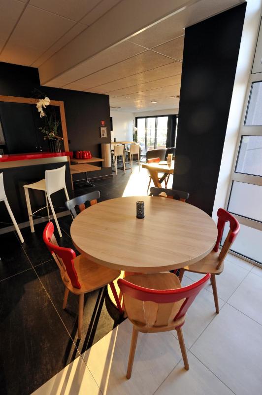 Colmar Hotel - image 13