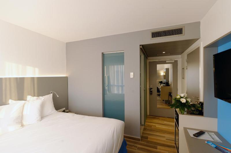 Colmar Hotel - image 10