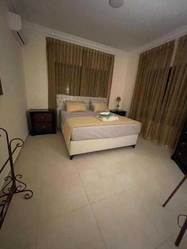 Family Spacious newly furnished 2 Bedroom 2 bath - image 12