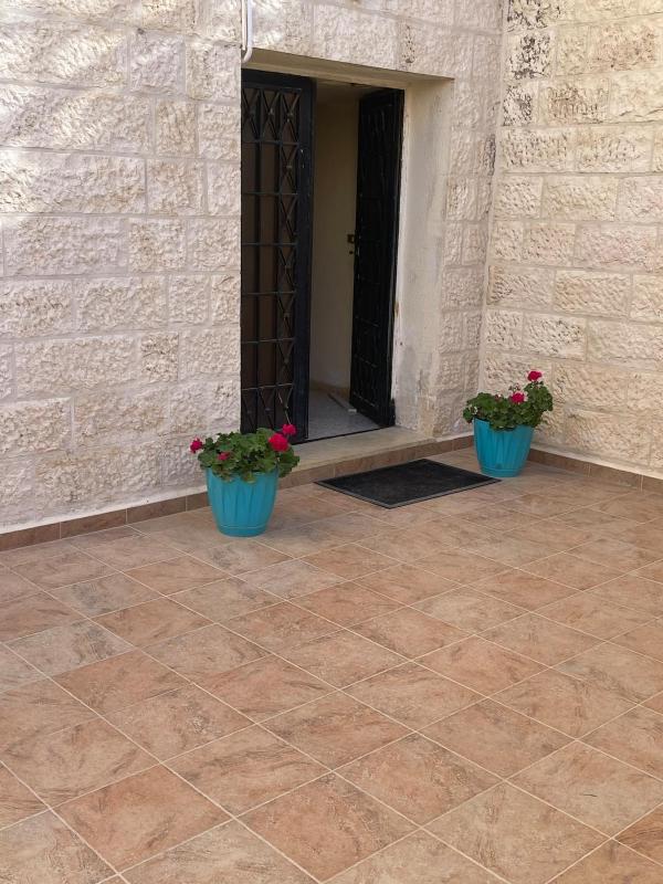 Family Spacious newly furnished 2 Bedroom 2 bath - image 3