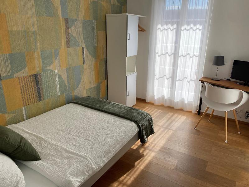 Single Room image 4