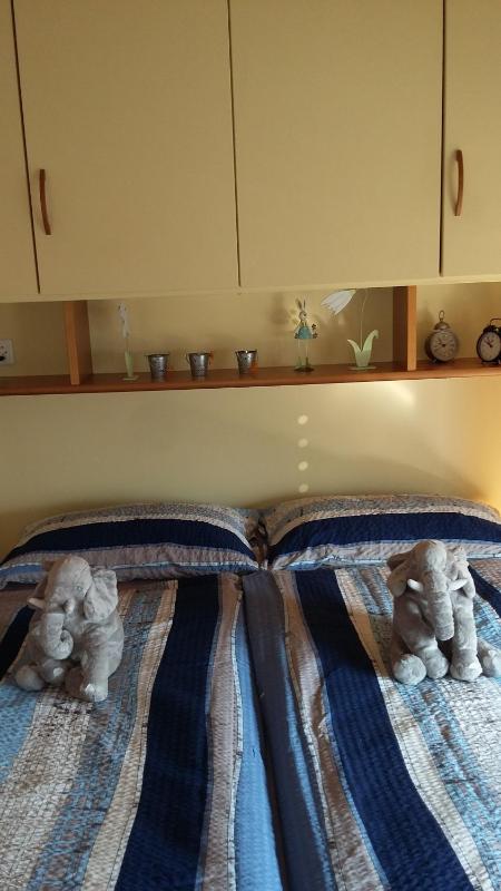 Triple Room with Lake View image 4