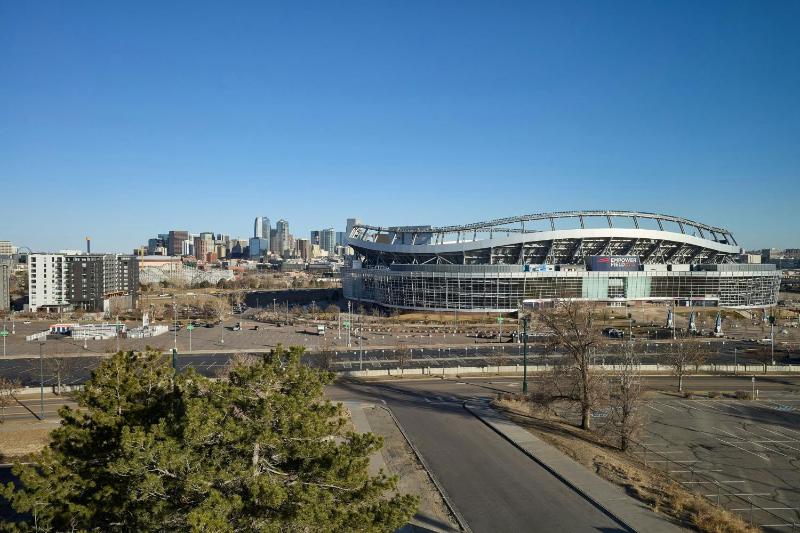 Courtyard by Marriott Denver Downtown West - image 3