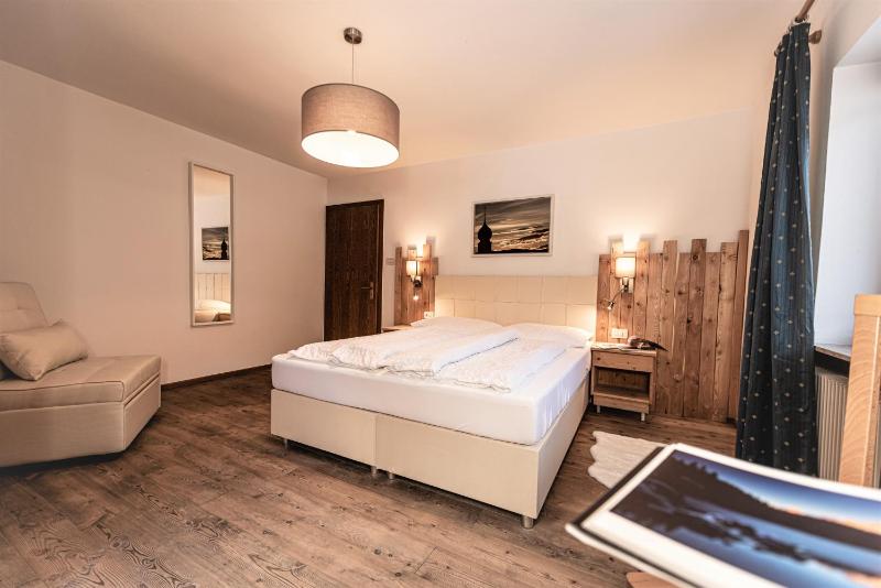 Standard Double Room image 1