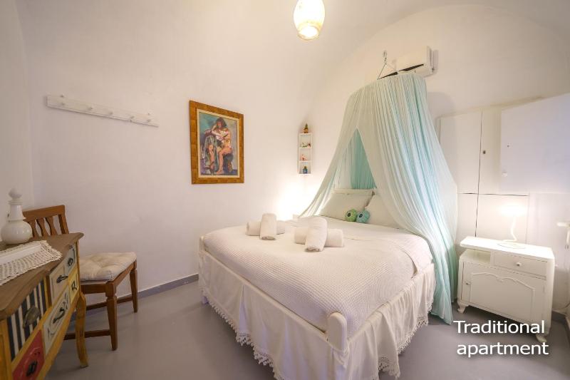 Santorini Paradise Cave Houses - image 4