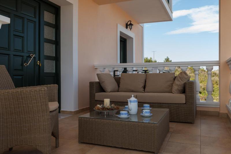 One-Bedroom House - Nefeli image 4