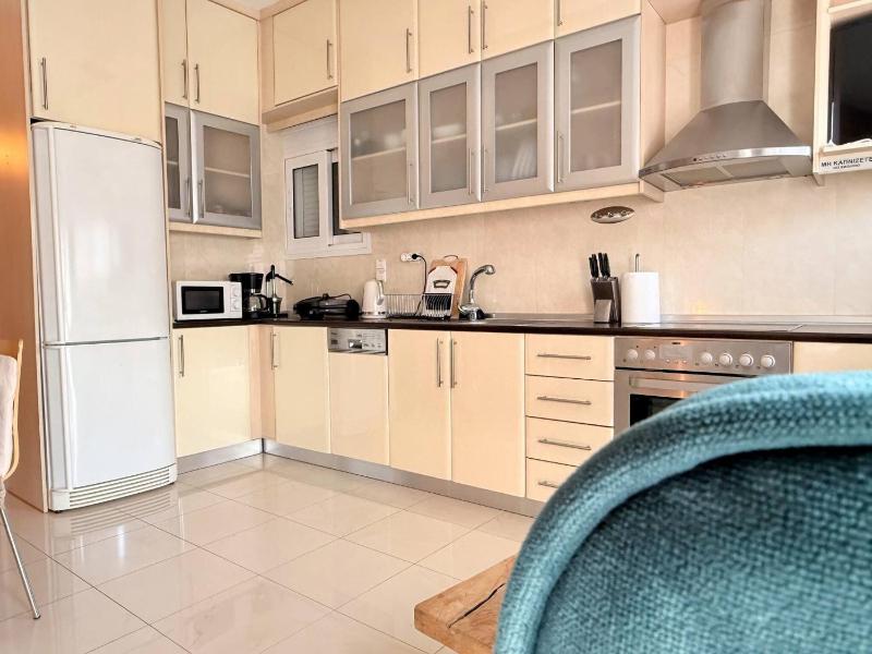 Little Central Apartment-1min walk from everywhere - image 6