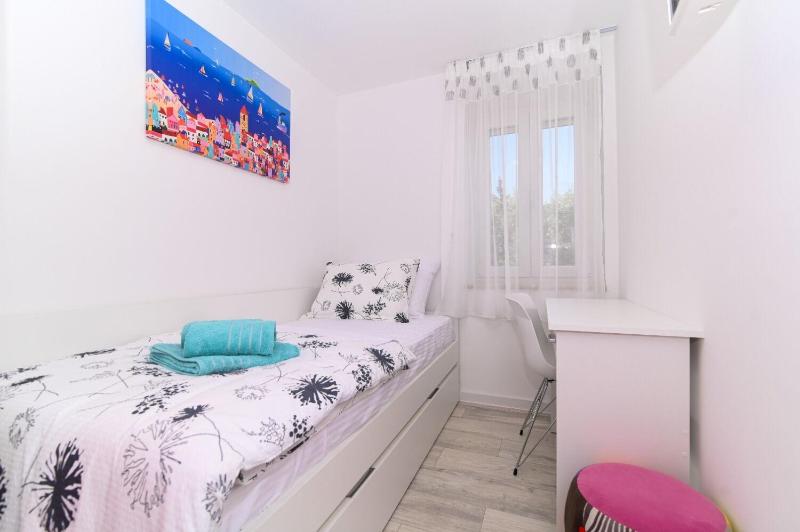 Apartment Sani - image 9