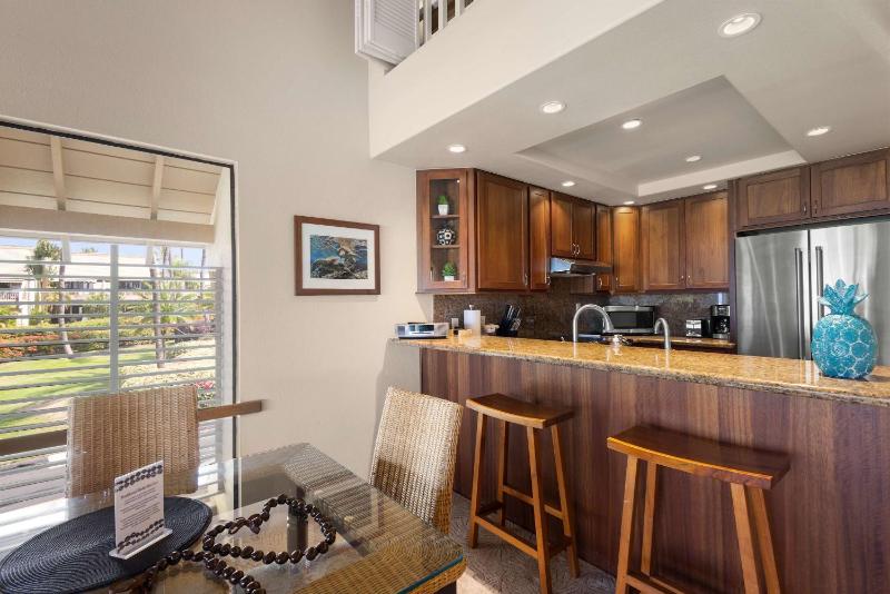 MKB215 Oceanview Poolside Spacious 2-Bed Suite - image 39