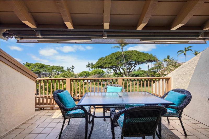 MKB215 Oceanview Poolside Spacious 2-Bed Suite - image 28