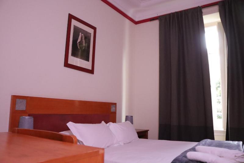 Standard Double Room with Shared Bathroom image 4