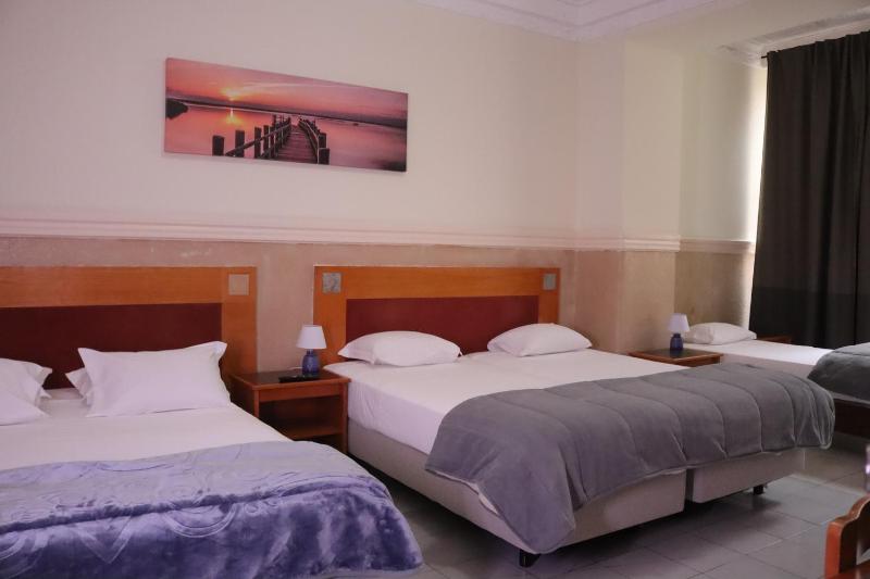 Quadruple Room with Shared Bathroom image 1