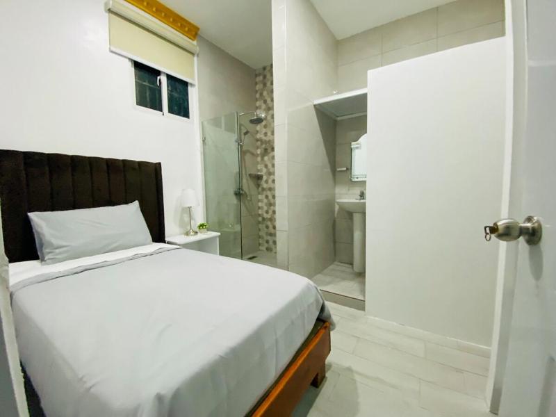 Colonial zone 3 bed 3 rooms balcony - image 8