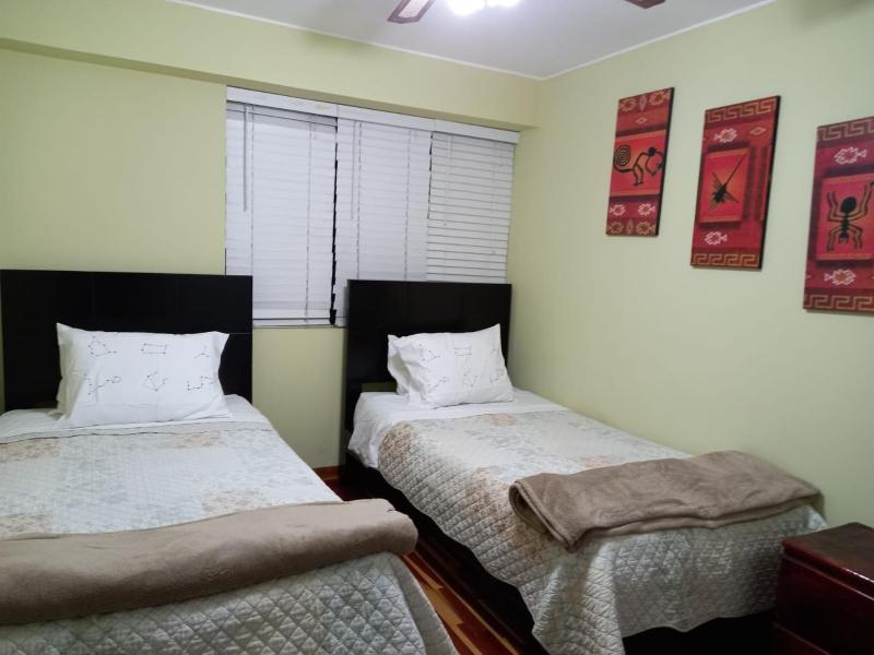 Cozy Condo in Miraflores - image 5