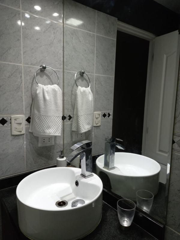 Cozy Condo in Miraflores - image 2