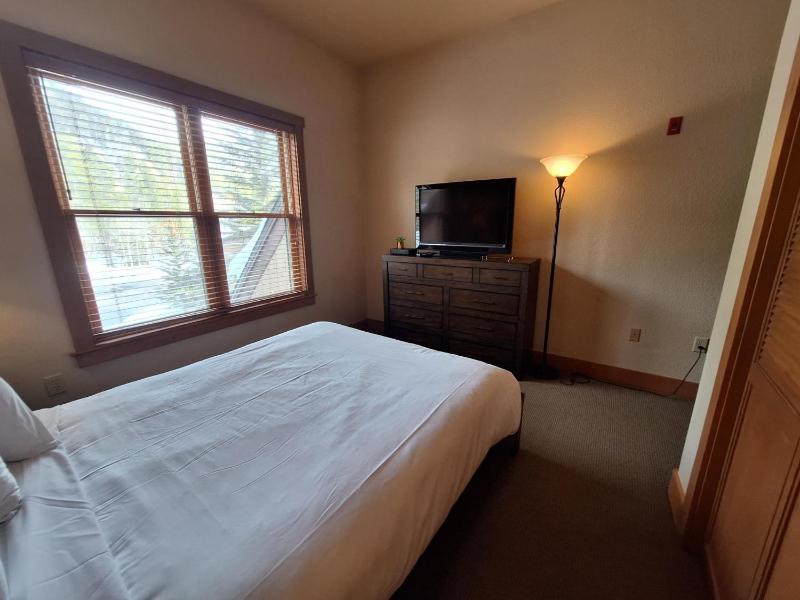 3BR Red Hawk Townhome - Gondola Access - image 11