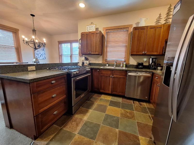 3BR Red Hawk Townhome - Gondola Access - image 16