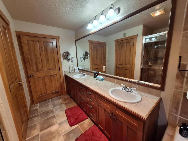 3BR Red Hawk Townhome - Gondola Access - image 22