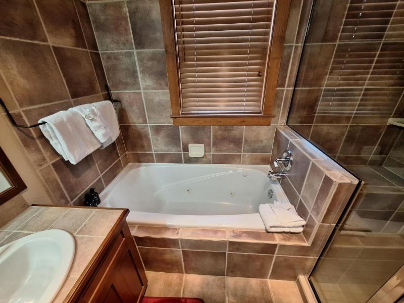 3BR Red Hawk Townhome - Gondola Access - image 9