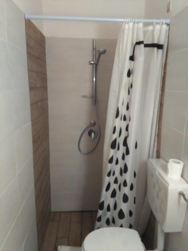 Standard Twin Room image 4