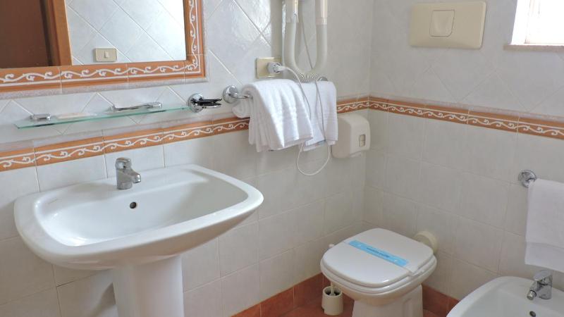 Quadruple Room image 4