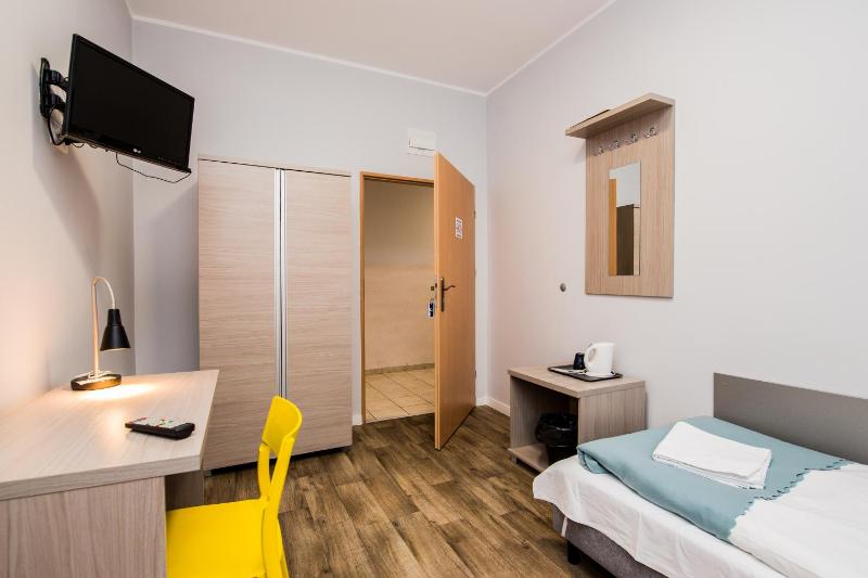 Triple Room image 2