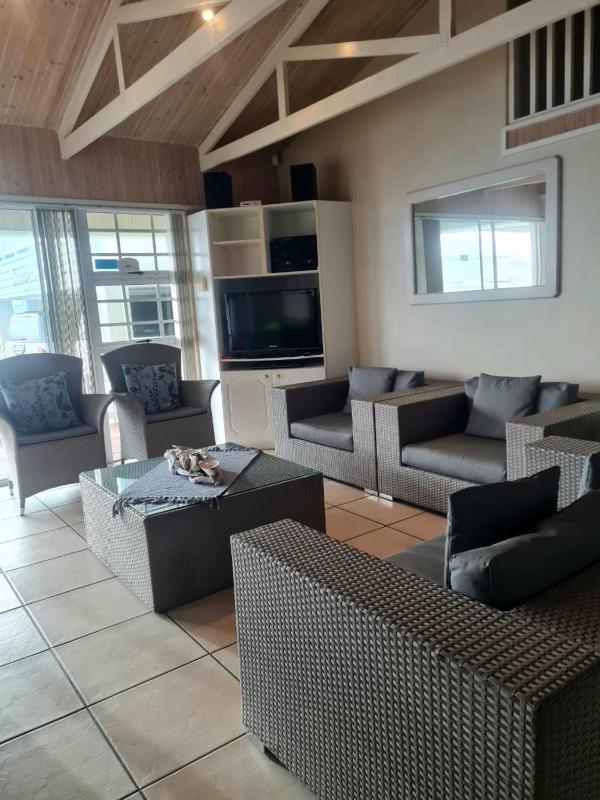 Point Village Accommodation - Snowdove - image 15