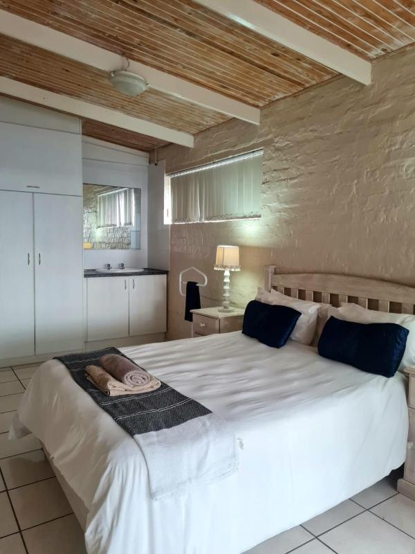 Point Village Accommodation - Snowdove - image 12