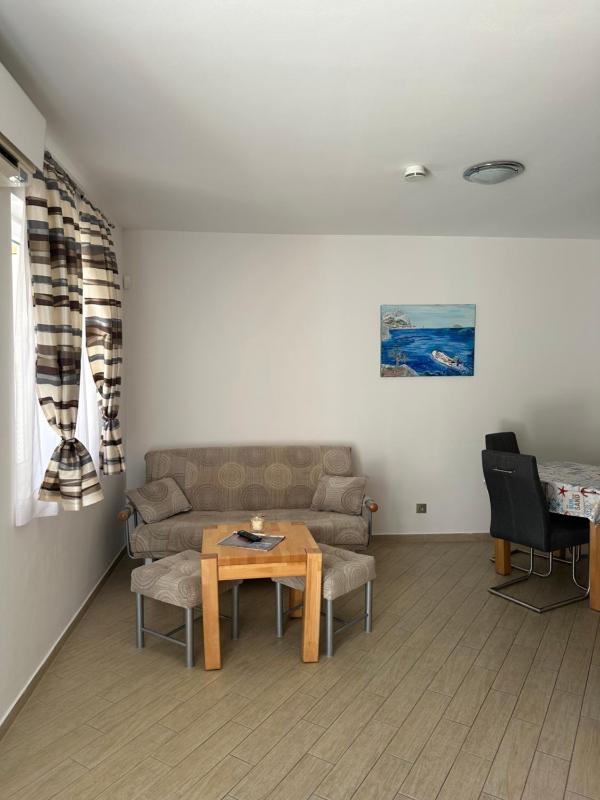 Apartment with Garden View image 3