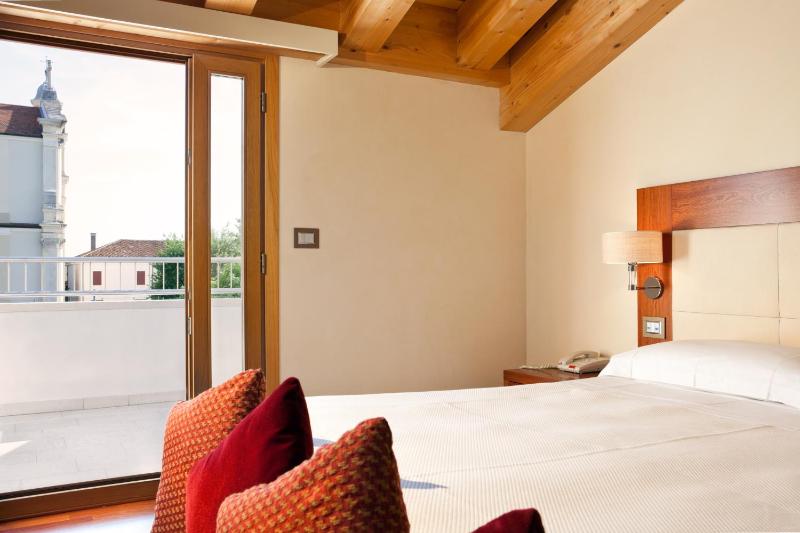 Double or Twin Room image 1