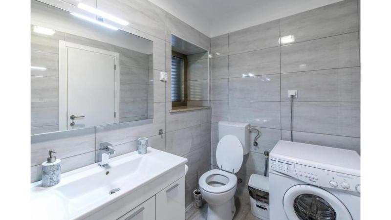 Comfortable apartment in Umag with parking space - image 22