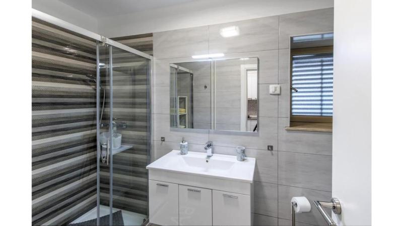 Comfortable apartment in Umag with parking space - image 23