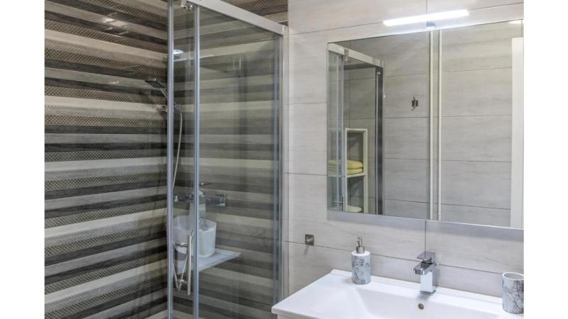 Comfortable apartment in Umag with parking space - image 21