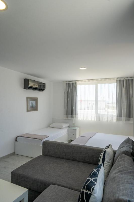 Deluxe Suite image 2