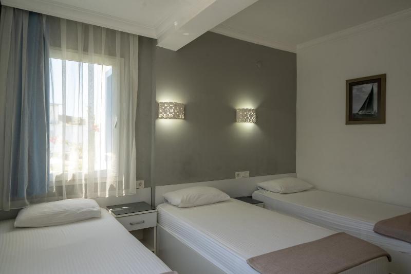 Triple Room image 3