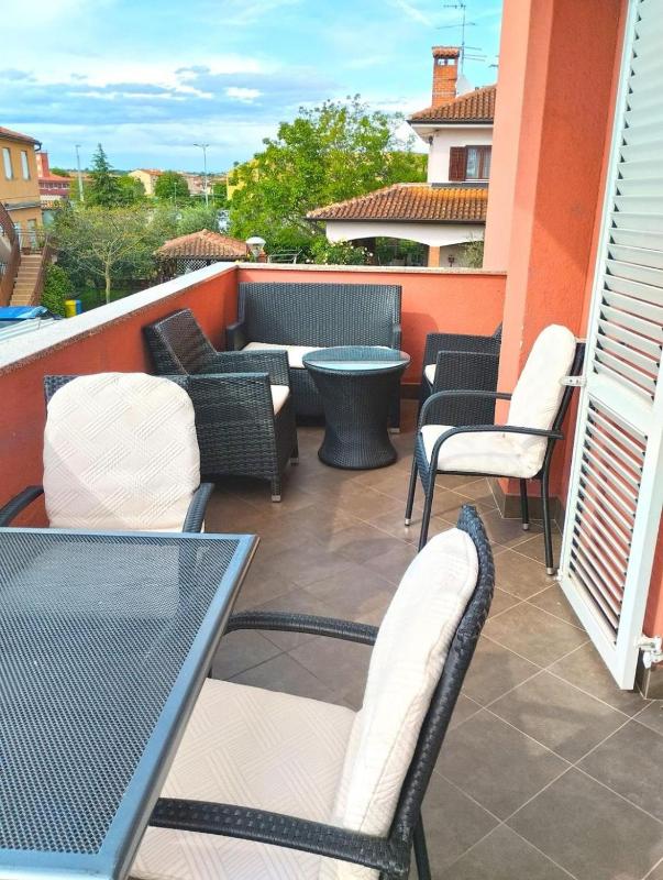 Charming apartment in Umag with balcony - image 16