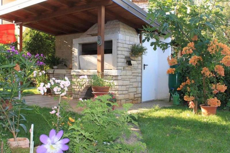 Charming apartment in Umag with balcony - image 17