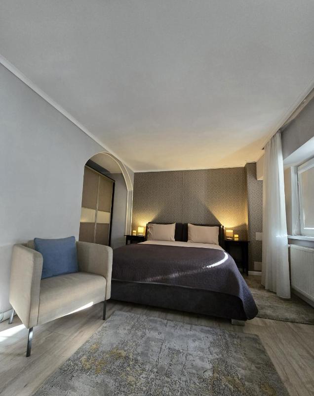Studio Apartment image 2