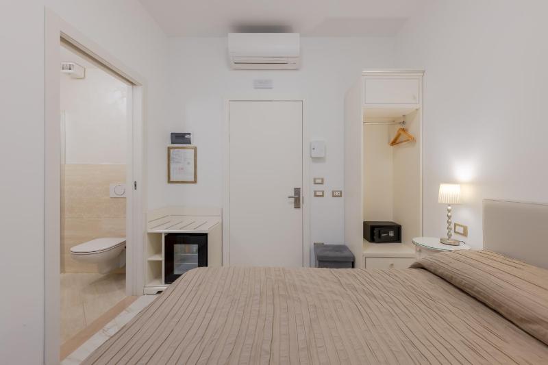 Economy Single Room image 4