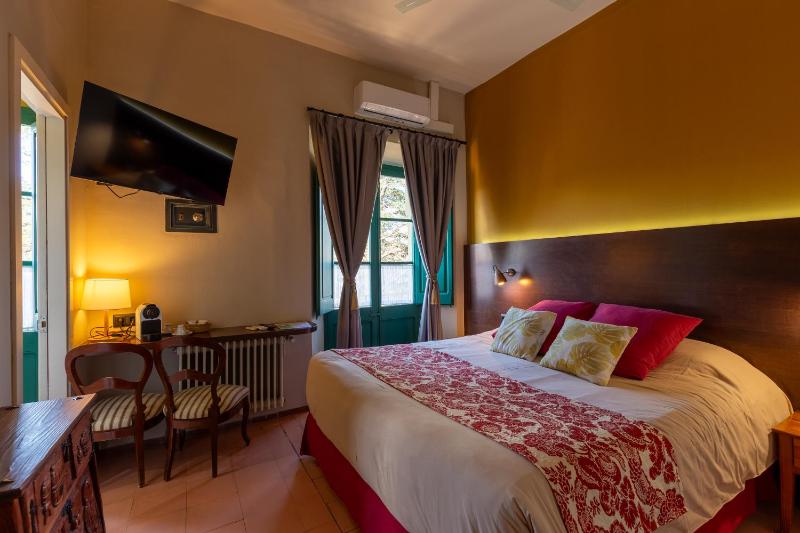 Double or Twin Room image 3