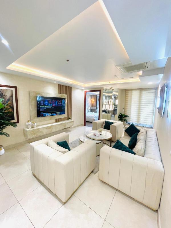 Goldcrest Apartments Lahore - image 2