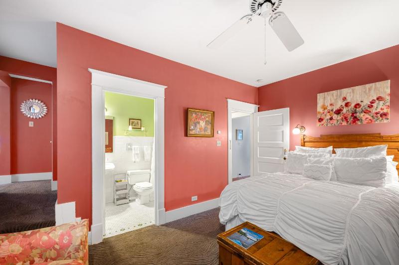 Queen Room - Idylls of An Author image 3