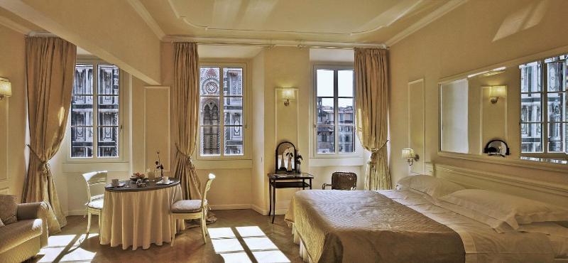 Deluxe Apartment with Duomo View (4 Adults) image 4