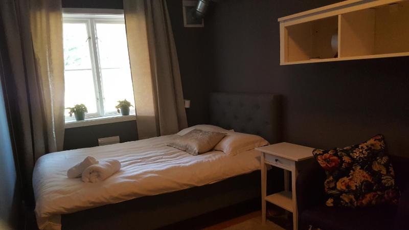 Triple Room with Shared Bathroom image 3