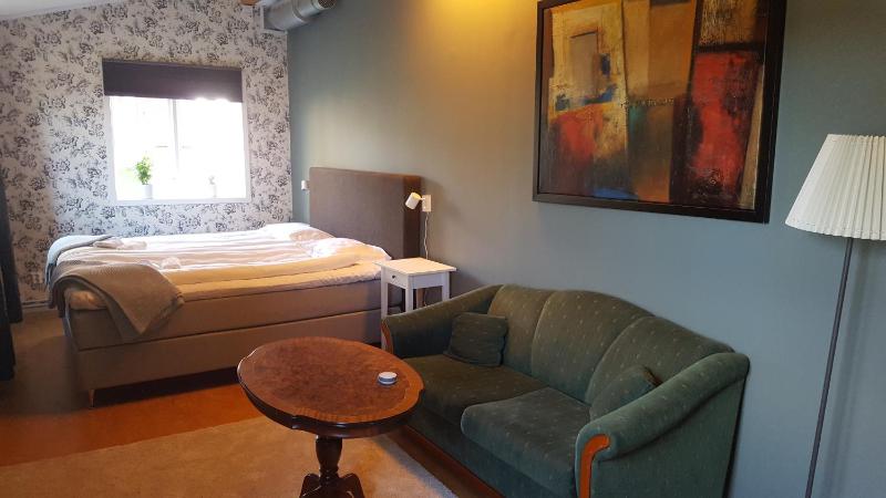 Triple Room with Shared Bathroom image 3